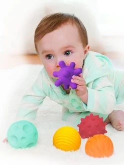 6 Balles Souples Sensorielles INFANTINO Multicolore - Infantino 5 6 Balles Souples Sensorielles INFANTINO Multicolore - Infantino -Hape Boutique 6 balles souples sensorielles infantino 2