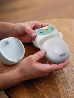 Coffret Veilleuse Et Chouette Luminescente - INFANTINO Blanc - Infantino -Hape Boutique coffret veilleuse et chouette luminescente infantino 4