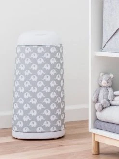 Housse Décorative Pour Poubelle à Couches Dress-Up ANGELCARE Gris - Angelcare 7 Housse Décorative Pour Poubelle à Couches Dress-Up ANGELCARE Gris - Angelcare -Hape Boutique housse decorative pour poubelle a couches dress up angelcare 2