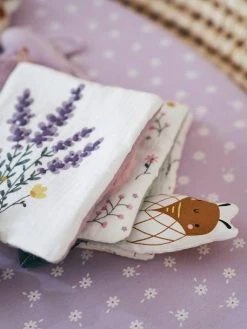 Livre D'activités En Gaze De Coton DOUCE PROVENCE Violet - Douce Provence - Vertbaudet -Hape Boutique livre dactivites en gaze de coton douce provence 2