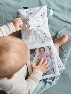 Livre D'éveil Et Photos CÉLESTE Bleu - Vertbaudet -Hape Boutique livre deveil et photos celeste 5