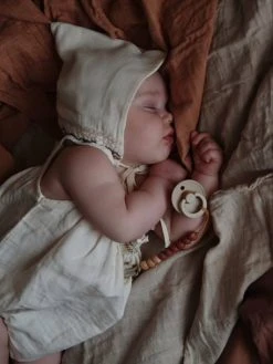 Lot De 2 Sucettes-tétines BIBS Colour, Taille 1 De 0 à 6 Mois Blush & Vanilla - Bibs 9 Lot De 2 Sucettes-tétines BIBS Colour, Taille 1 De 0 à 6 Mois Blush & Vanilla - Bibs -Hape Boutique lot de 2 sucettes tetines bibs colour taille 1 de 0 a 6 mois 3