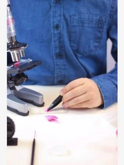 Microscope - 30 Expériences BUKI Rouge - Buki -Hape Boutique microscope 30 experiences buki 4