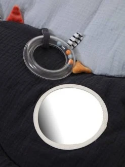 Tapis D'éveil Souple Sans Arche LEON SUR LE PONTON Bleu - Vertbaudet -Hape Boutique tapis deveil souple sans arche leon sur le ponton 5